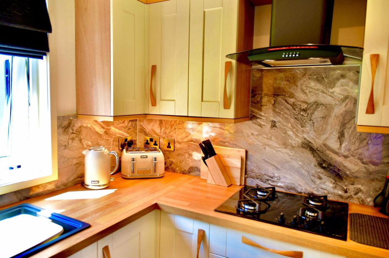 Arbennig Luxury Lodges Mold Exteriör bild